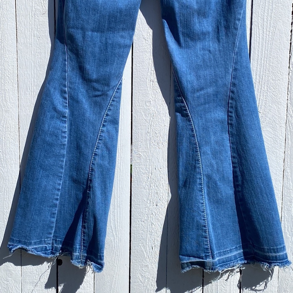 Ariya Jeans - Picture 8 of 14